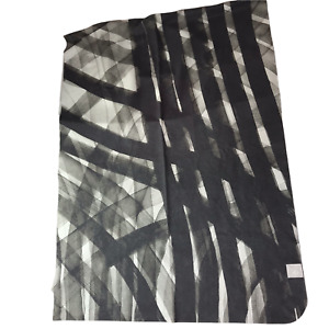 Lululemon Yoga Towel, Large, Black White Abstract Lines Brush Stream Silver