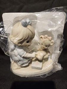 Precious Moments CARING '94 MEMBERS ONLY Girl Bandages PM941 Teddy Bear Figurine - Picture 1 of 10