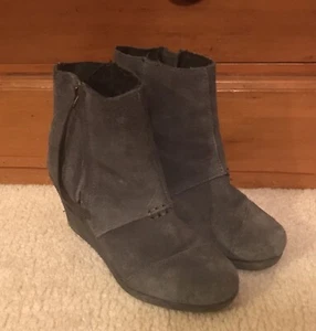 Damen-Stiefelette Tom’s grau Wildleder Reißverschluss Keilabsatz Größe 5,5 einmal getragen! - Bild 1 von 9