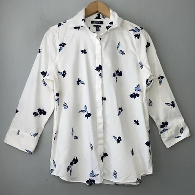 Camisa Abotonada Chaps Sin Hierro Talla Mediana Blanca Azul Floral Oficina Preppy Chic Foto 1 de 4