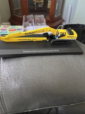 OXFORD DIECAST / ATLAS 'OO' GAUGE 'EDDIE STOBART' EXCAVATOR DIGGER BOXED! - Image 1 of 4