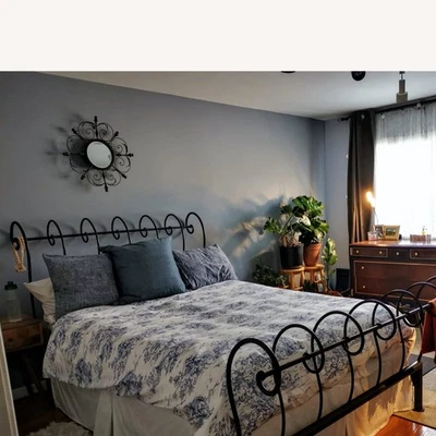 Marco de cama trineo de hierro forjado Queen Foto 1 de 3