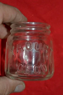 Ancien pot en verre imprimé "YAOURT OFCO" - Photo 1/3