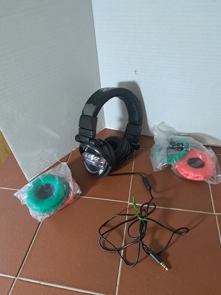 Pioneer STEEZ Headphones SE-D10M Over the Ear Working. Has Cosmetic Damage Foto 1 de 4