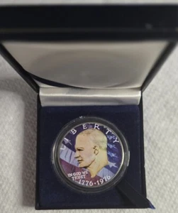 1976 Bicentennial Eisenhower Dollar coloriert mit Box & Kapsel - Bild 1 von 2