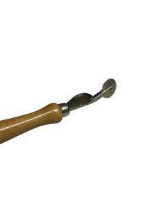 Vintage Leder Stoff Nachziehwerkzeug - Holzgriff - Bild 1 von 6