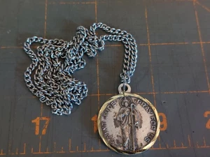 Collana Vintage San Giuda Prega Per Noi Ciondolo Reliquia Italia Patrono Di Custodie Senza Speranza - Foto 1 di 3