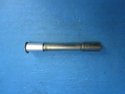 04 05 2004 2005 SUZUKI GSXR 600 750 EJE DELANTERO PERNO TUERCA MANGUITO STR8 OEM Foto 1 de 3