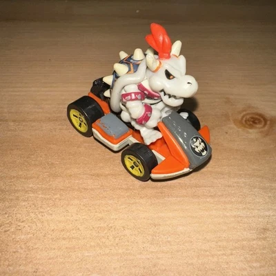 Hot Wheels Mario Kart Diecast Vehicle DRY BOWSER GBG26 (2018) Mattel - Image 1 of 4