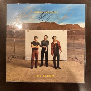 Jonas Brothers CD Das Album mit signierter/autographierter 11x11 Artcard #3 - Bild 1 von 6