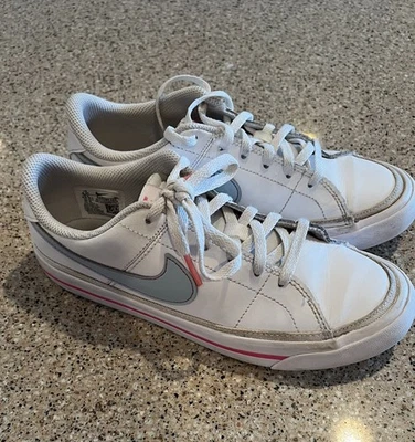 Nike Zapatos Juveniles 4.5 Niñas Corte Legado Zapatillas bajas Blanco Rosa Foto 1 de 4