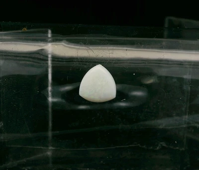 Ópalo cabujón etíope natural genuino con forma de billón de 1,20 quilates 8 x 8 mm Foto 1 de 4