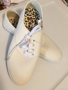 Zapatos de tenis blancos apagados para mujer talla 7-9 con cordones planos artesanos de lona lisos de verano - Imagen 1 de 16