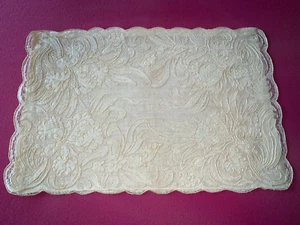 Ancienne pochette de nuit en tulle brodé et applications 45 cm x 29.5 cm - Imagen 1 de 8