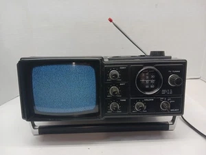 Vintage 1982 Samsung Portable TV Model BT-120AT AM FM Radio -tested- - Picture 1 of 18