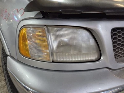 Passenger Right Headlight Fits 97-04 FORD F150 PICKUP 1291605 - Image 1 of 4