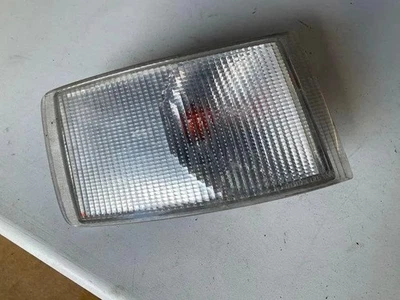 Segnale di svolta anteriore destro CITROËN C3 II 35700747 2.20 Diesel 73kw 2003 22250161 - Immagine 1 di 2