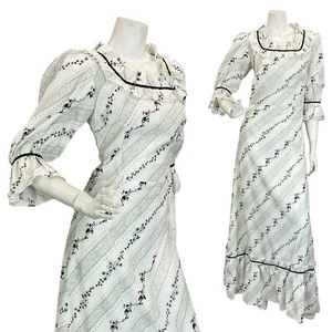 VTG 60S 70S BLACK WHITE GREY FLORAL STRIPE RUFFLE PRAIRIE COTTAGE MAXI DRESS 8 - Picture 1 of 9