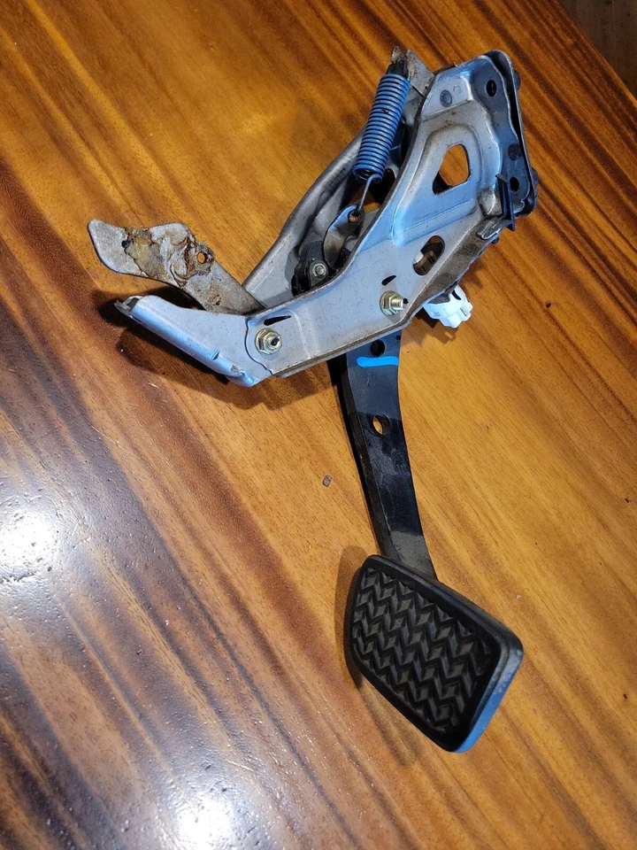 Conjunto de soporte de pastillas de pedal de freno Toyota 4Runner 2003-2009 OEM P1892b62 Foto 1 de 1