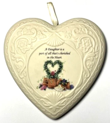 Colección Heritage Heart 1995 "Una hija es una parte..." Pomander Corazón Perfumado Foto 1 de 4