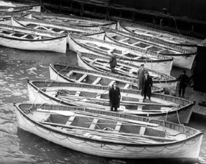 Rettungsboote von der RMS Titanic in New York 8"x 10" Foto 92 - Bild 1 von 2