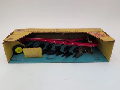 1/16 Ertl Farm Toy Massey Ferguson 7 Bottom Plow In Box  - Image 1 of 4