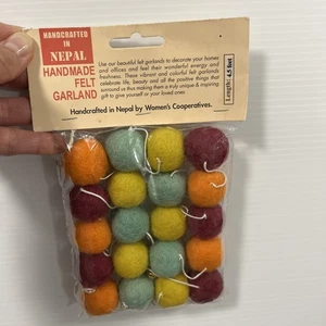 Handgefertigte Filz Kugel Girlande Mehrfarbig Herbst 4,5 'Nepal Schlafsaal Mantel Dekor - Bild 1 von 6