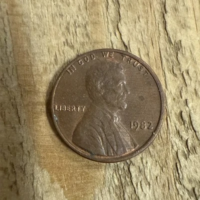 1982 lincoln penny no mint mark - Image 1 of 3