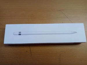 Apple - Pencil (1st Gen) Stylus with USB-C to Pencil Adapter - White (MQLY3AM/A) - Afbeelding 1 van 4