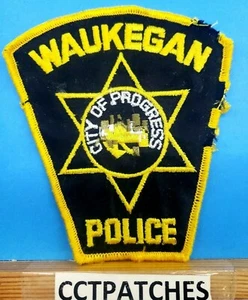WAUKEGAN, ILLINOIS POLICE SHOULDER PATCH IL - Picture 1 of 2