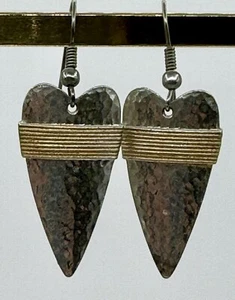 Pendientes colgantes vintage martillados de plata y oro en forma de corazón - Imagen 1 de 1