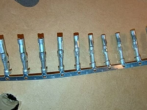 Cut Strip of 100 TE Connectivity 61314-1, 24-18AWG Crimp Socket, Mate-N-Lok Seri - Picture 1 of 5