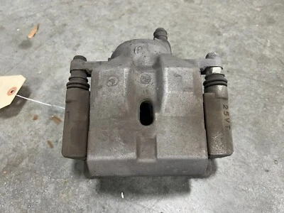 Pinza de freno delantera izquierda Toyota Prius 2012 2013 2014 2015 OEM 4129 Foto 1 de 4