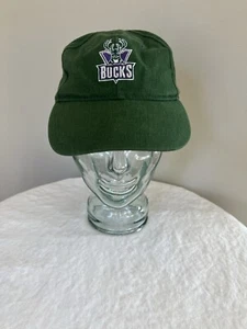 Cappello berretto Milwaukee Bucks NBA verde e viola vintage Reebok cinturino regolabile - Foto 1 di 6