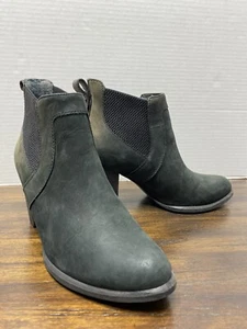 Ugg Cobie Leather Wedge Booties Size 8 EUC - Picture 1 of 12