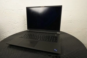 Alienware M18 R2 1 TB 32 GB di RAM i9-14900HX GeForce RTX 4070 - Foto 1 di 11