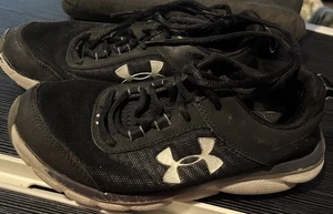 Under Armour Charged Assert Laufschuhe Jugend Größe 4,5Y sauber Grunge gebraucht - Bild 1 von 17