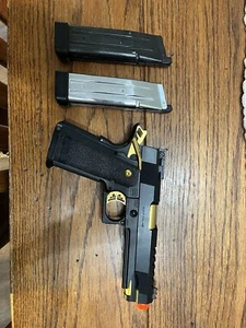 Airsoft Pistol - Picture 1 of 1