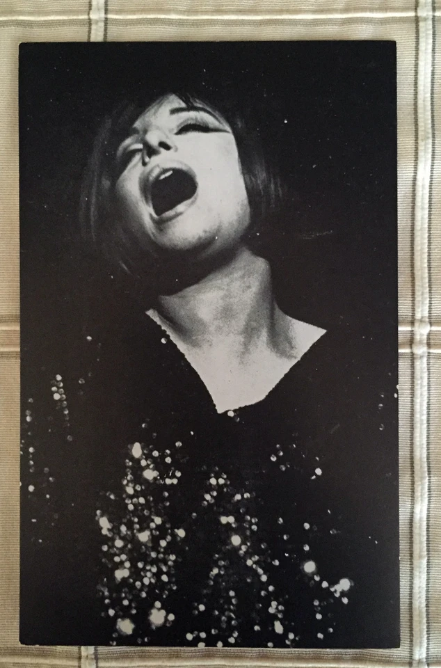 Tarjeta postal vintage de BARBRA STREISAND de su club de fans c-1970 L@@K Foto 1 de 2