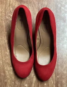 PREOWNED JACKLYN SMITH RED (SUEDE LIKE) HIGH HEELS SIZE 8 1/2 - Picture 1 of 5