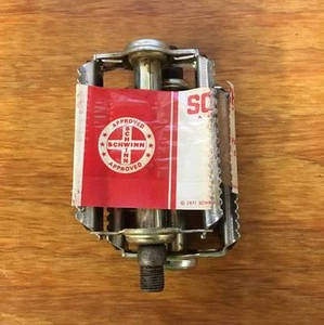 SCHWINN BICYCLE RAT TRAP PEDALS FASTBACK RAMS HORN VINTAGE NOS RARE - Picture 1 of 5