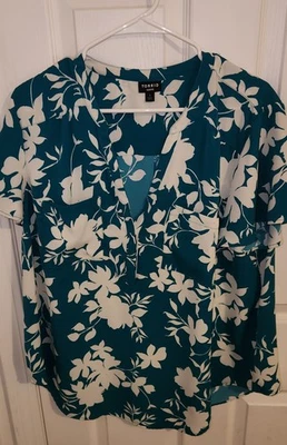 Blusa GUC Torrid Harper manga flutter azul-petróleo e marfim floral tamanho 1 corte lisonjeiro - Imagem 1 de 4