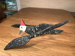 De colección Pájaro carpintero cabeza roja arte popular pájaro giratorio hecho a mano viento giratorio - Imagen 1 de 5