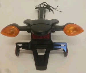 2000 Yamaha YZF600 Rear License Plate Signal Holder Bracket Very Good Condition  - Foto 1 di 7