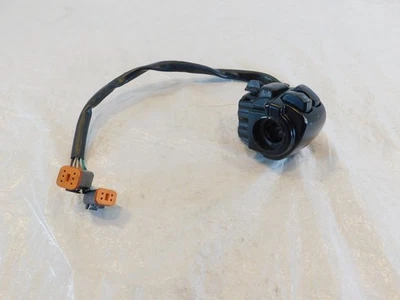 Botones de interruptor de parada de arranque del motor manillar derecho Harley Softail & Dyna para piezas Foto 1 de 4