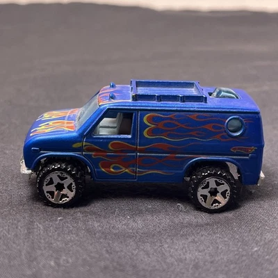 Furgoneta diecast vintage Hot Wheels B93 1/64 1977 azul con llamas Foto 1 de 4