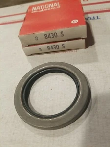 Lot of 2 National Oil Seals 8430S Wheel Seal for Jeep & AM General DJ5 - Bild 1 von 3