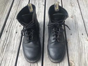 Vtg Dr. Martens England Made 1460 Black Leather Combat Boots Air Wair sz UK8-US9 - Picture 1 of 16