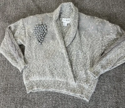 Vintage Together!  Suéter para mujer gris 3D apliques florales mezcla lana talla Med. Foto 1 de 4