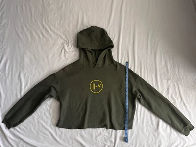 Sudadera corta Bella + Canvas Green Twenty One Pilots Bandito 2018 talla grande Foto 1 de 4